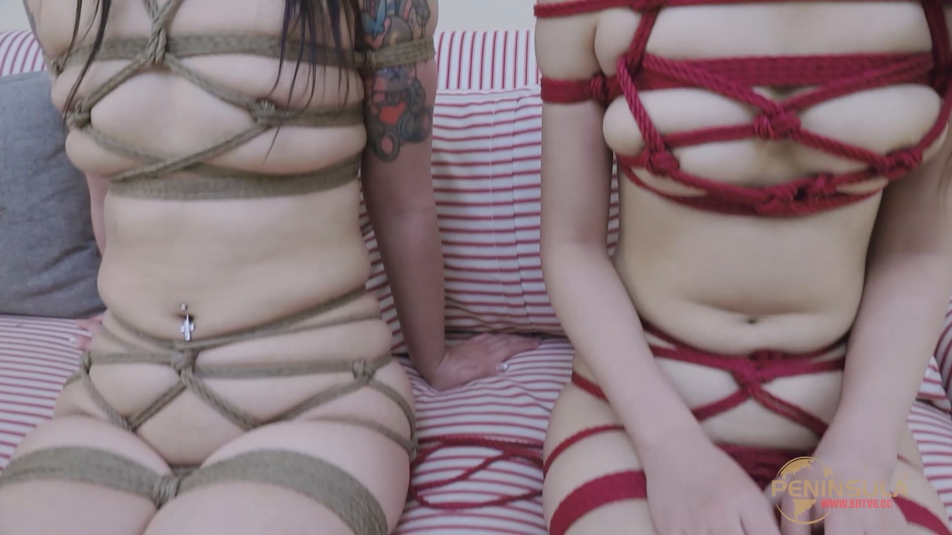 YT2842 Custom_Bondage in Raincoat/index.m3u8_20250616_233736.210.jpg