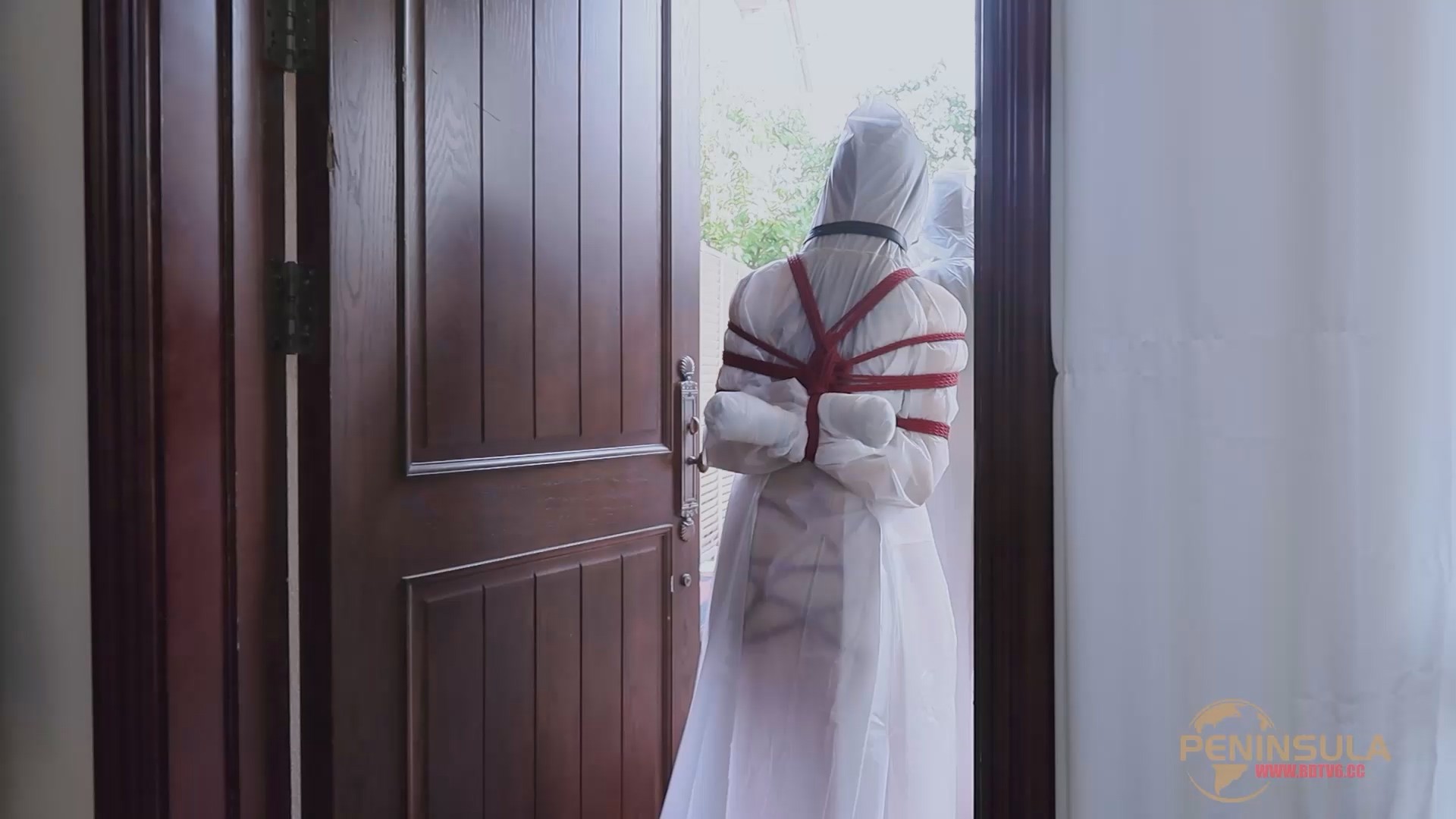 YT2842 Custom_Bondage in Raincoat/index.m3u8_20250616_233846.439.jpg