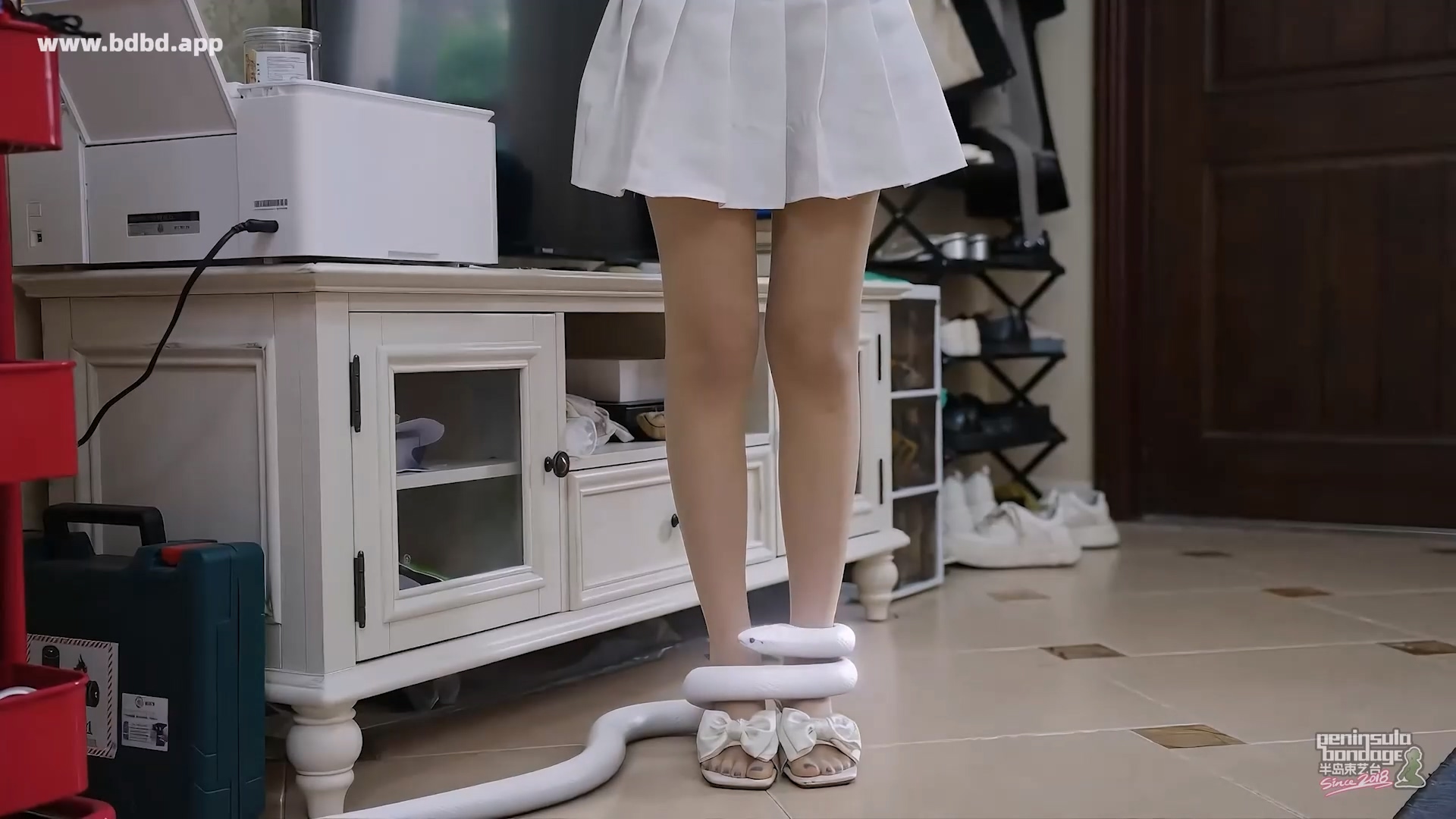 YT3152 无声囚笼.mp4_20260412_013539.370.jpg