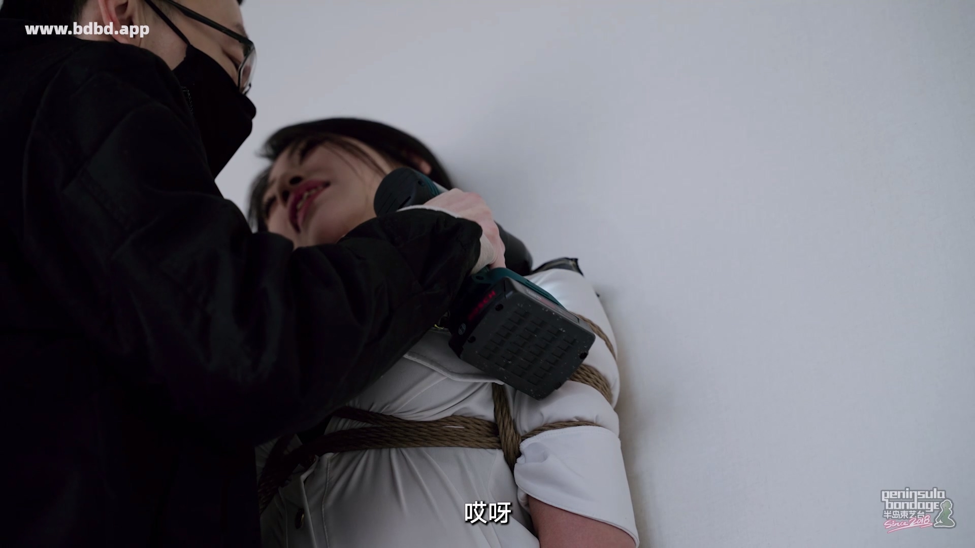 YT3157 无良开发商和无辜售楼小姐姐.mp4_20260416_002939.492.jpg