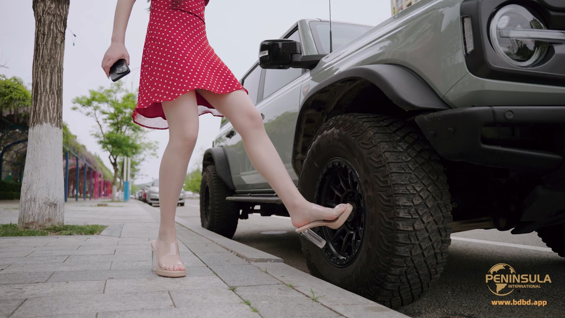 YT3176 愤怒的汽车.mp4_20260503_042053.394.jpg