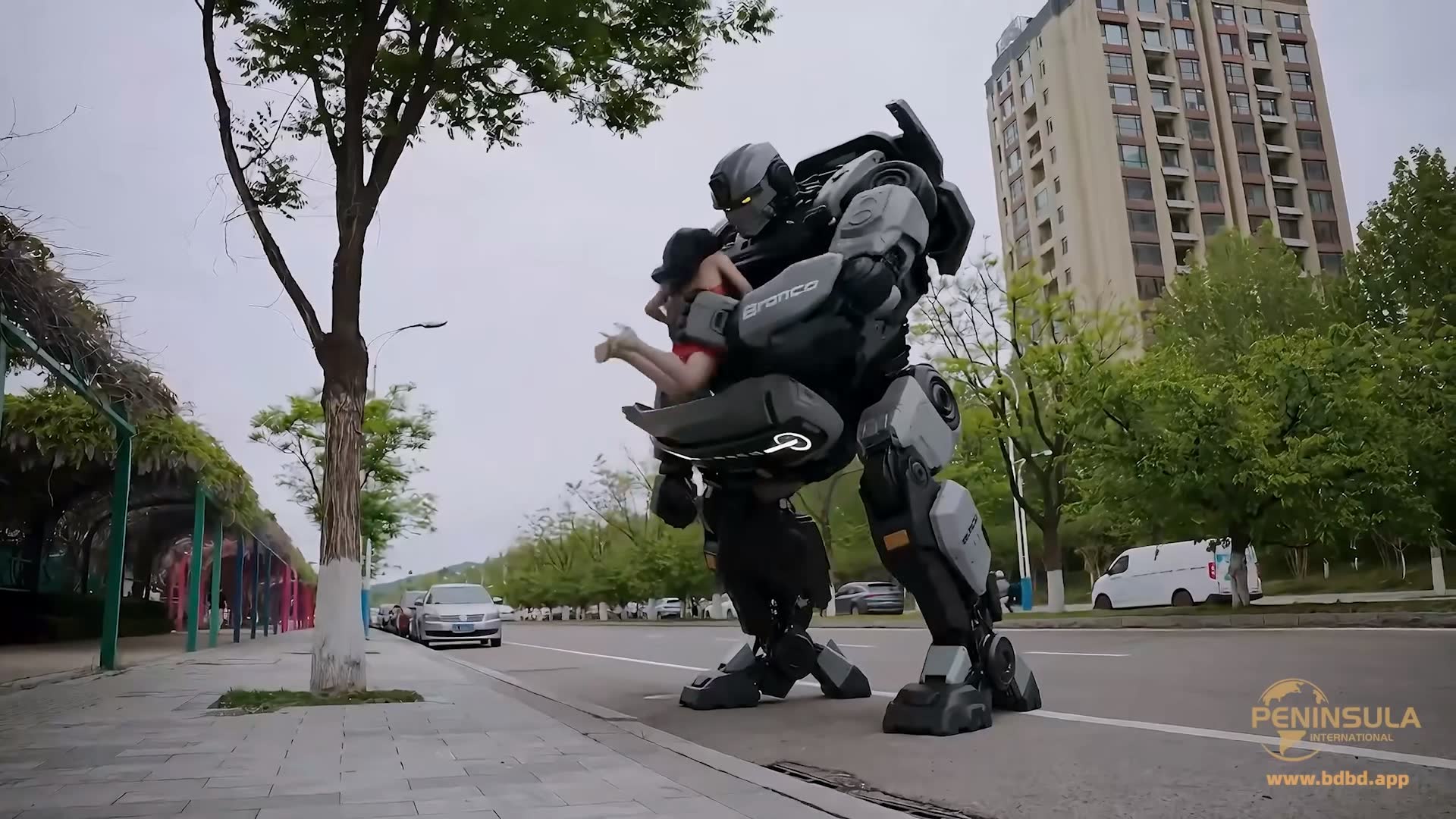 YT3176 愤怒的汽车.mp4_20260503_042118.444.jpg