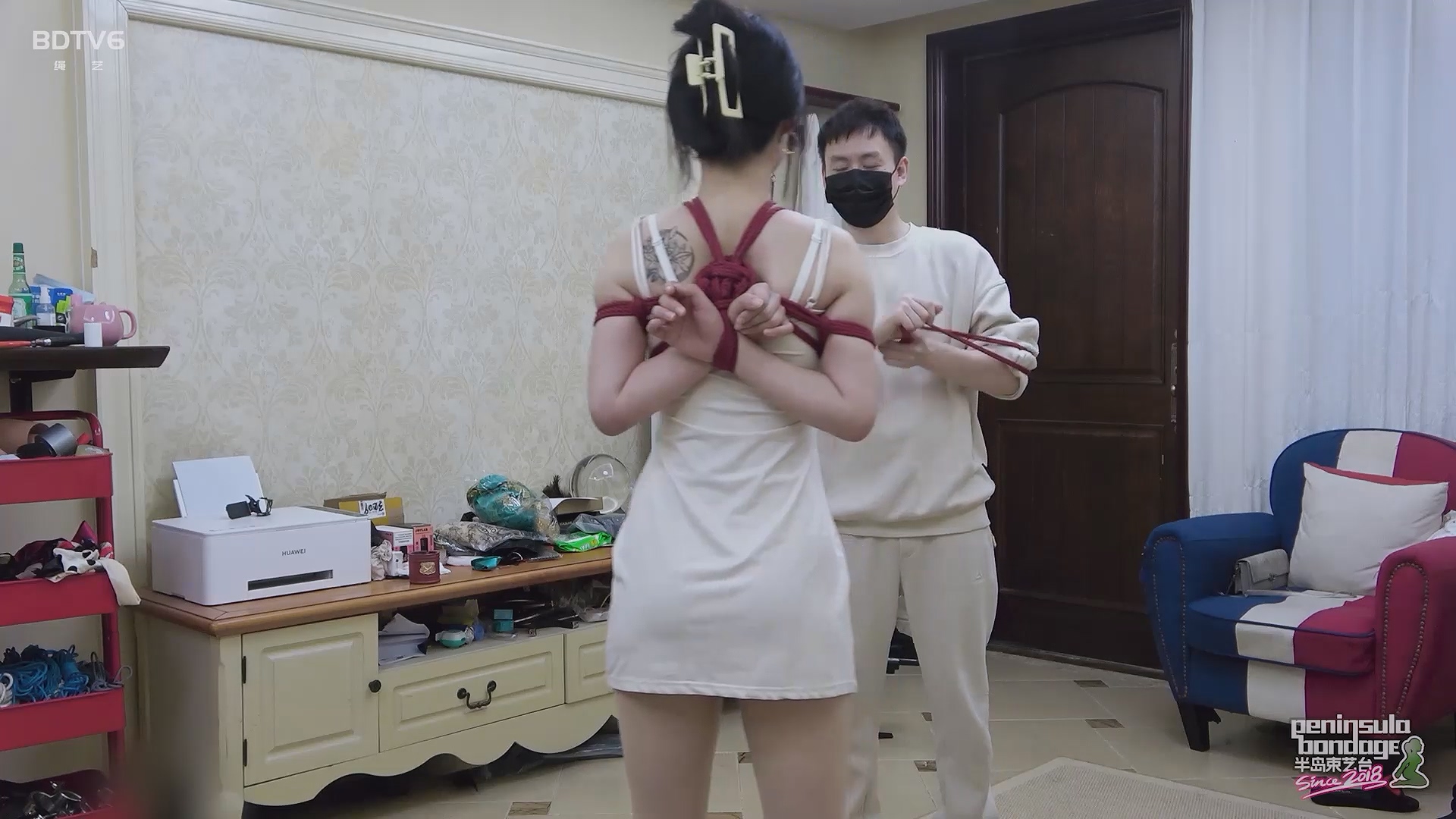 YT2809 年度VIP约拍纪实:绑着绑着半岛味就出来了.mp4_20250521_151131.343.jpg