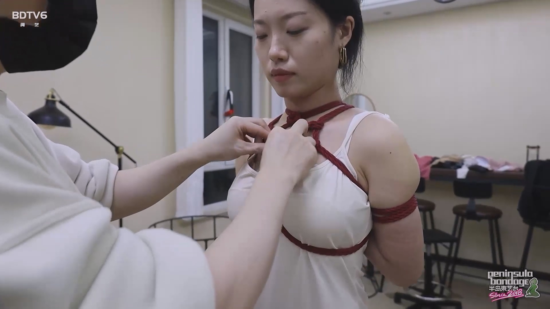 YT2809 年度VIP约拍纪实:绑着绑着半岛味就出来了.mp4_20250521_151147.363.jpg