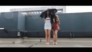 YT1121 连罚站也这么优雅，小花需要雨水的滋润